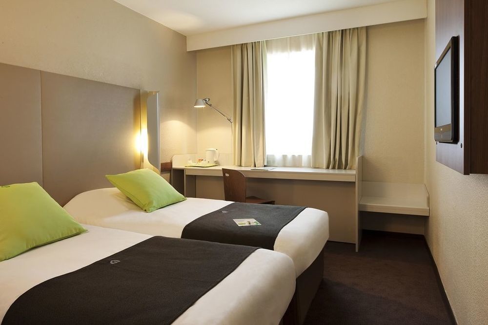Hotel Campanile Senlis 3*
