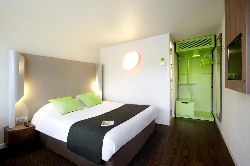 Campanile Senlis Hotel